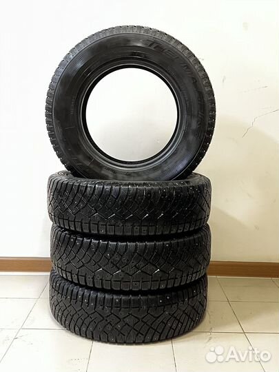 Nitto Therma Spike 215/70 R16