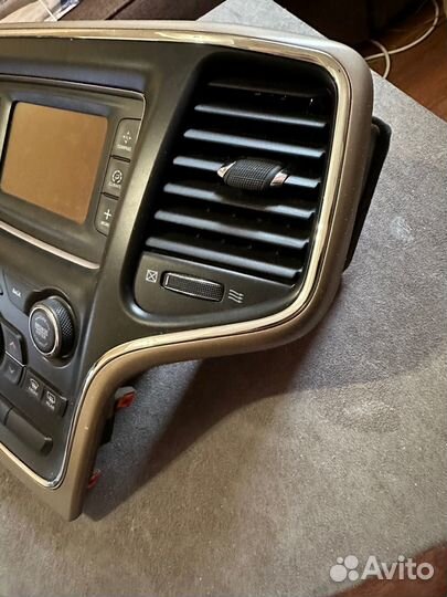 Магнитола Uconnect 5.0 Jeep Grand Cherokee WK2