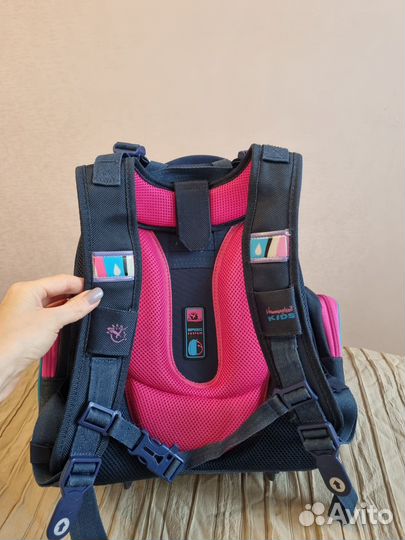 Рюкзак школьный для девочки Hummingbird