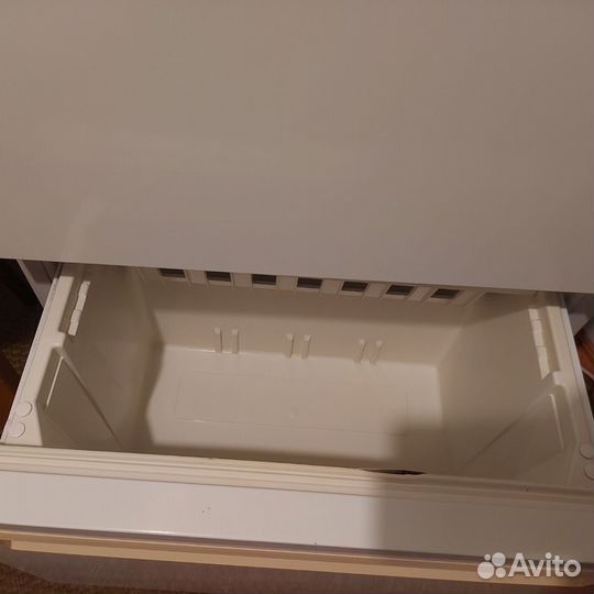 Холодильник Stinol 104 NO frost