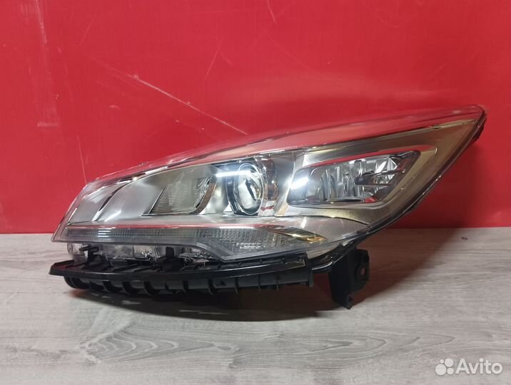 Фара левая Ford Kuga 2 цбс 2012