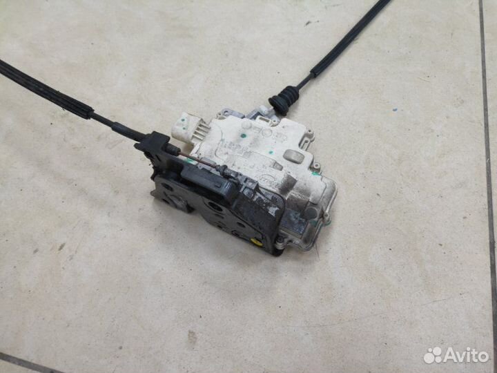 Замок двери задний левый Volkswagen Passat B6 1.9