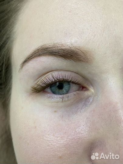 Мастер по наращиванию и ламинированию ресниц