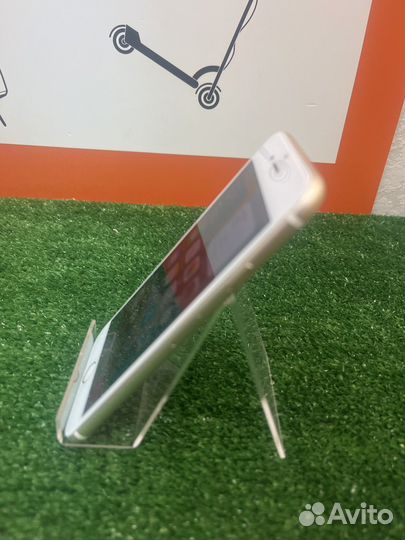 Телефон iPhone 6S 64 GB Gold