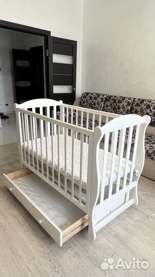 Детская кроватка Лель с ящиком и маятником