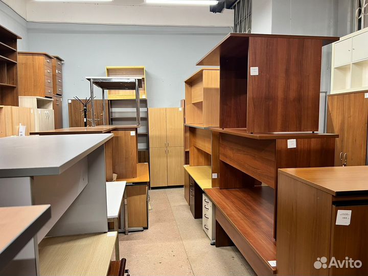 Столы компьютерные офисные письменные