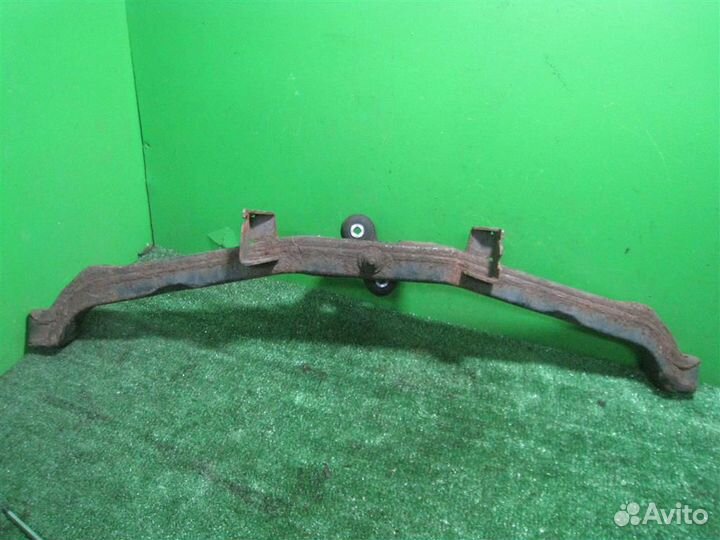 Кронштейн балки Opel Astra J 2010