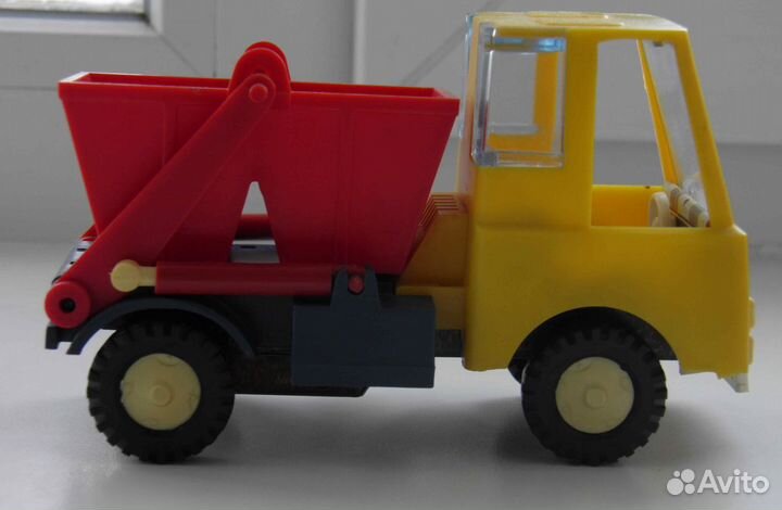Продам машинку -игрушку