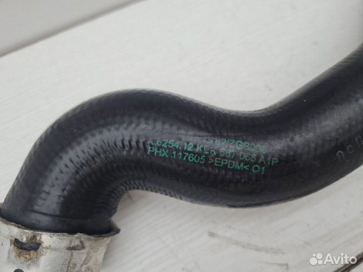 Патрубок охлаждения Mercedes S-Class W221 642.930