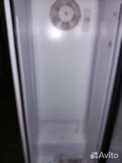 Холодильный шкаф витрина