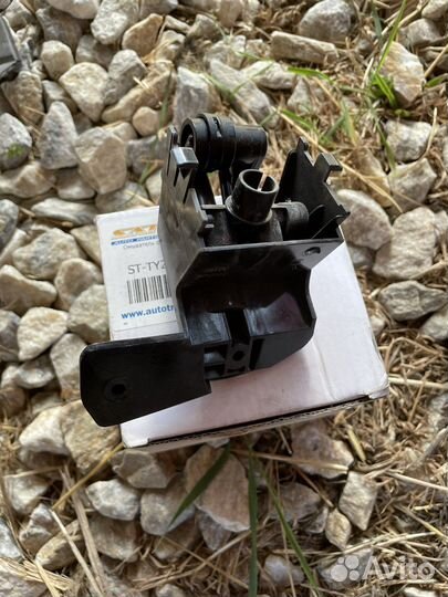 Форсунки омывателя фар правая Toyota Corolla 150