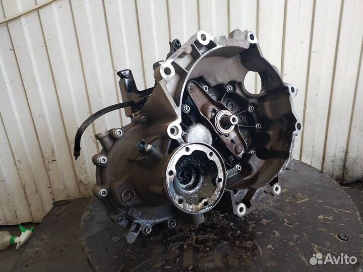 МКПП (механическая коробка переключения передач) V