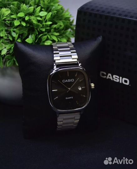 Наручные часы Casio Quartz год гарантия