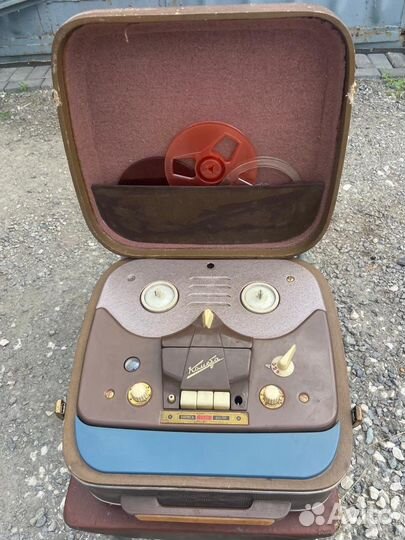 Катушечный магнитофон «Комета»