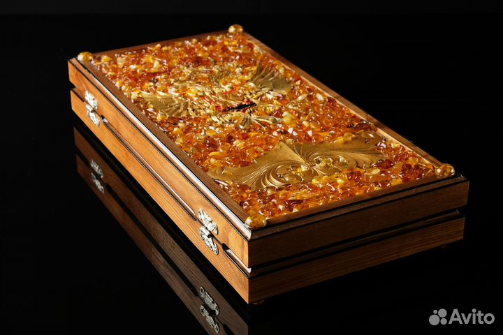 Янтарные Нарды. Янтарь. Нарды из Янтаря 01417 Герб