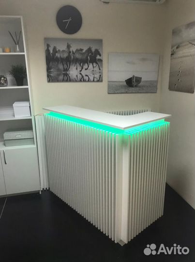 Стойка ресепшн