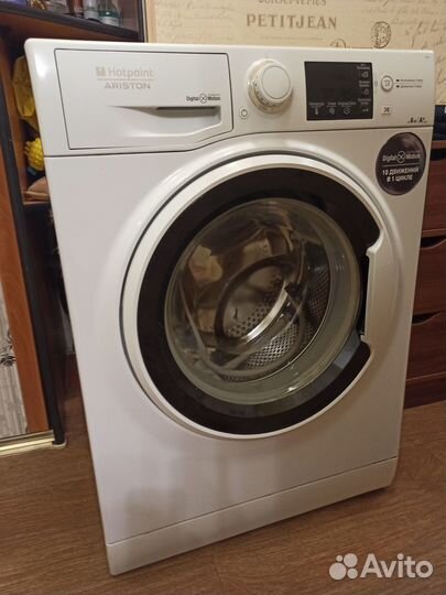 Продам стир. машину Hotpoint Ariston на запчасти