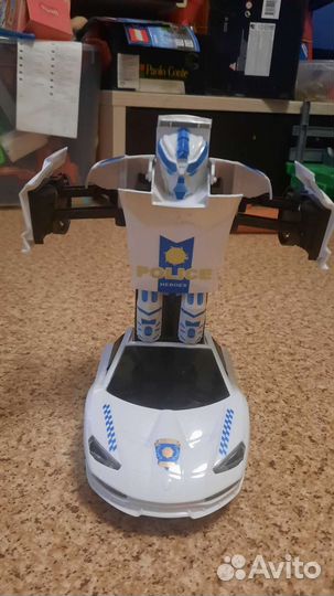 Машина трансформер робот