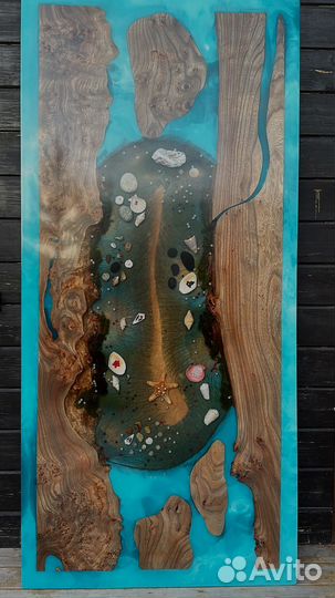 Кухонный стол из слэба и эпоксидной смолы