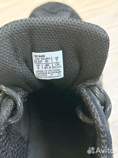 Кроссовки asics