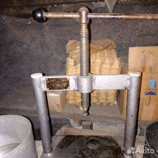 Пресс винтовой для выжимки сока