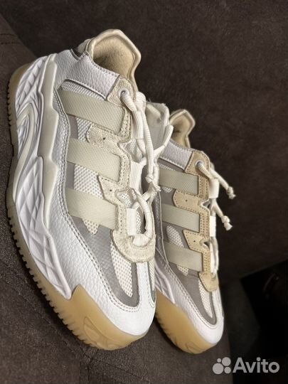 Кроссовки adidas
