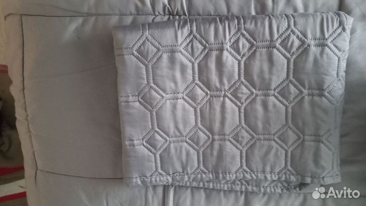 Накидки на диван и кресла