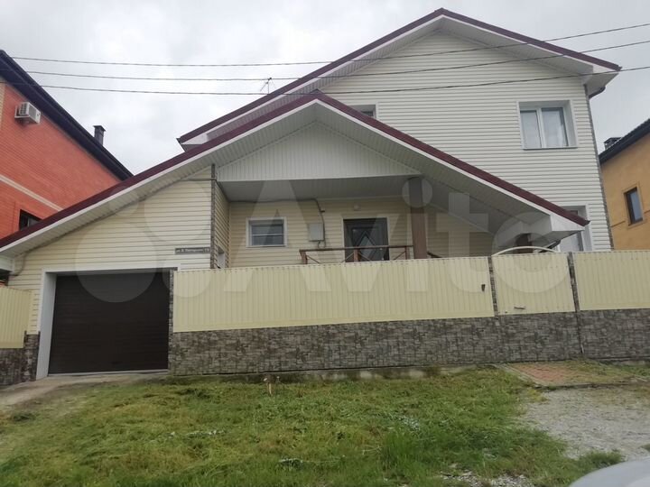 Дом 190 м² на участке 4,3 сот.