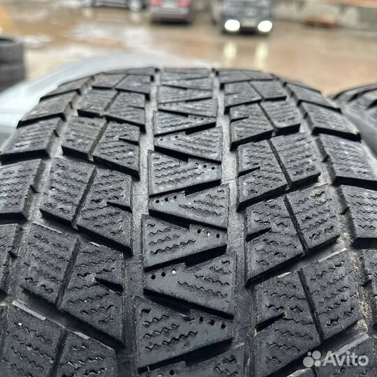 Bridgestone Blizzak DM-V1 275/55 R20 111R