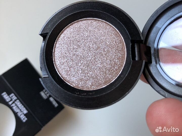 Тени для век mac L.E.S artiste frost