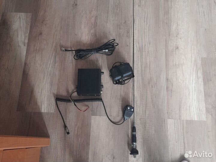 Автомобильная рация с антенной