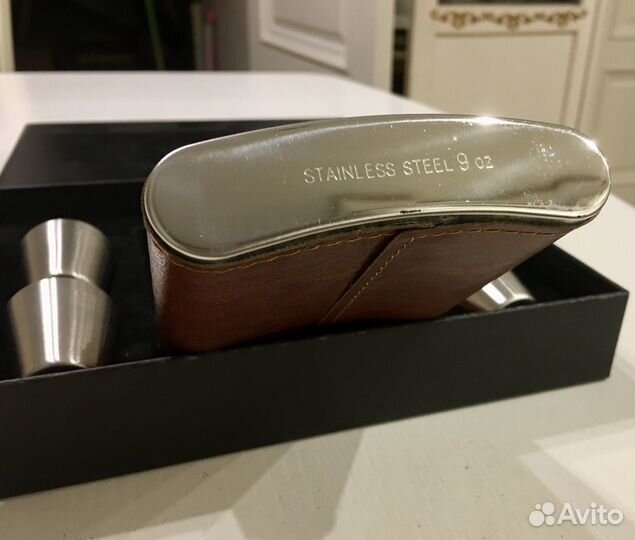 Фляжка с стопками набор