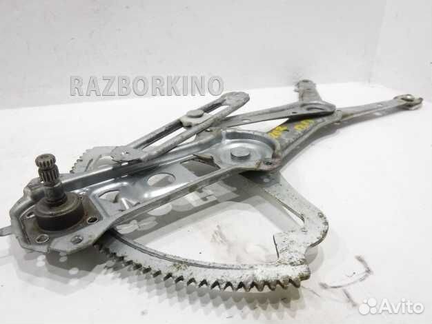 Стеклоподъемник механический передний правый