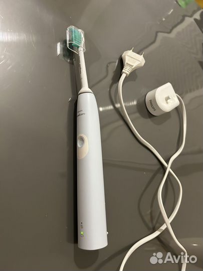 Электрическая зубная щетка Philips sonicare