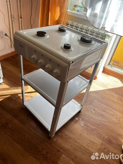 Газовая плита бу. Дачница. 2017 г. выпуска