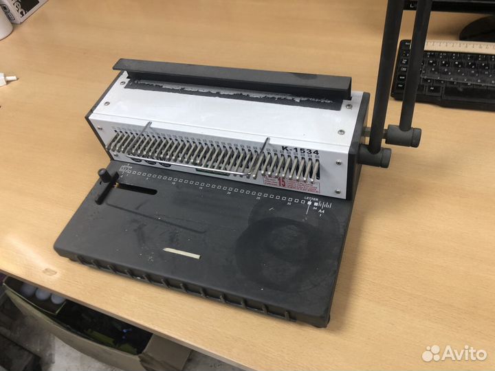 Переплетчик на металлическую пружину Bulrus K-1534