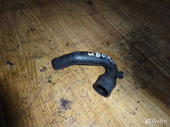Шланг вентиляции картер. газов Volkswagen Bora A4