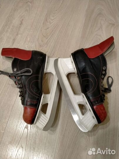 Коньки хоккейные