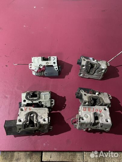 Замки дверей внутренние Renault Logan