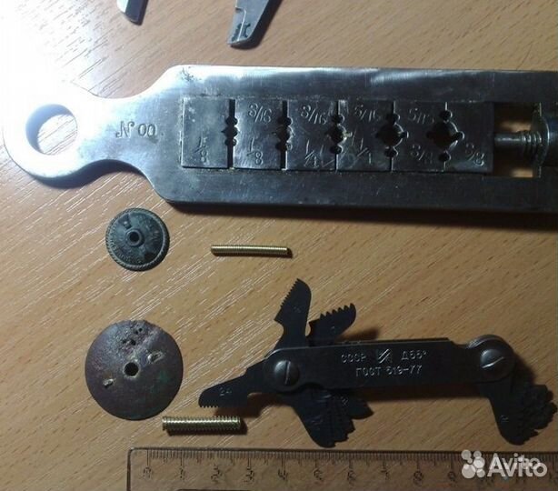 Дюймовые винты для значков и знаков от 1/8 до 3/16