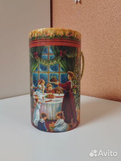 Коробка подарочная новогодняя