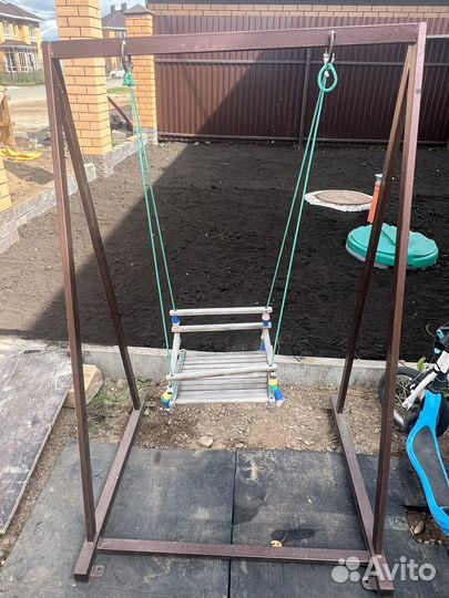 Детские качели уличные