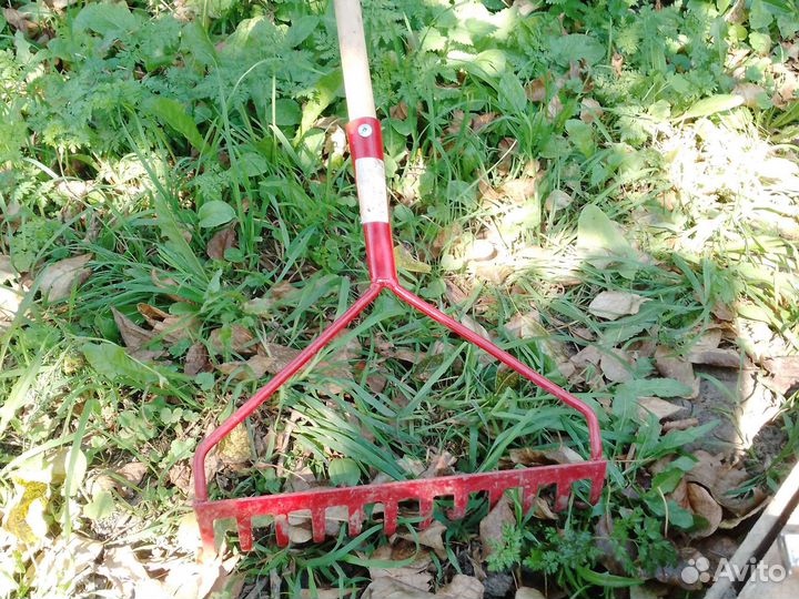 Грабли садовые