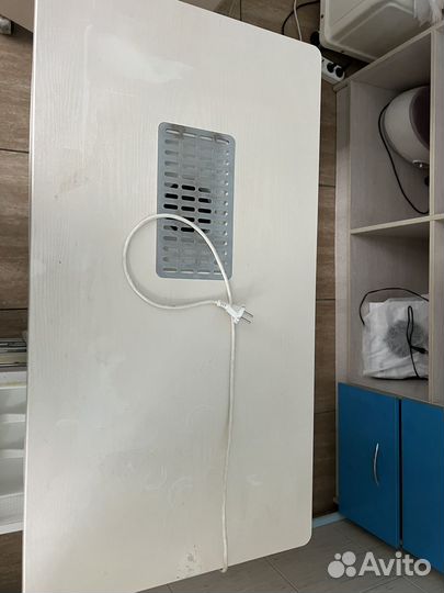 Стол для маникюра с вытяжкой бу