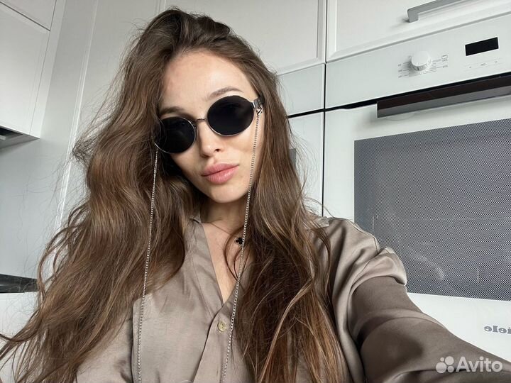 Солнцезащитные очки Marc Jacobs с цепочкой