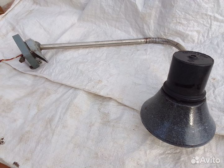 Светильник для освещения верстака станочный