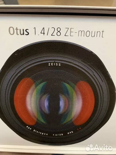 Объектив Carl Zeiss Otus Distagon T 1.4/28 ZE+