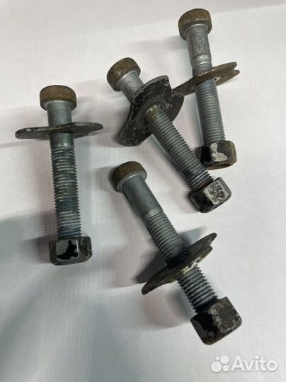 Болт задней подвески Mercedes M12 x 1.5 x 80