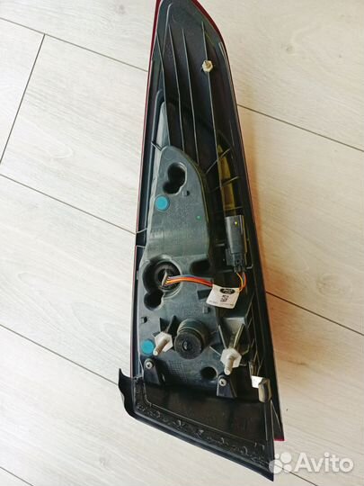 Фонарь задний левый Ford Mondeo 5 2026826