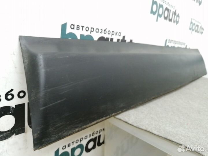 Накладка передней правой двери 80870-JD00A Nissan